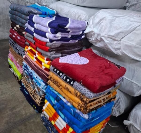 Manta peluche (Fardo de 80 Und)