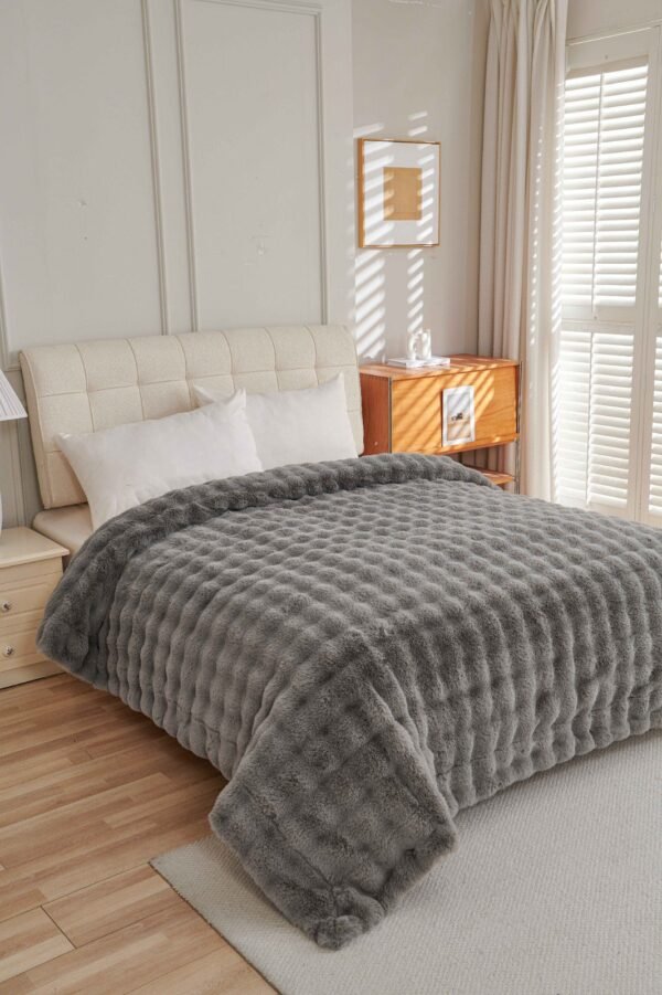 COBERTOR PIEL DE CONEJO PREMIUM (CAJA X 16 UND)