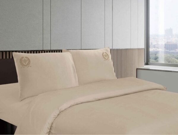 SET DE SÁBANAS 4PCS COLOR ENTERO MODELO MEDALLÓN (CAJAX42UND)