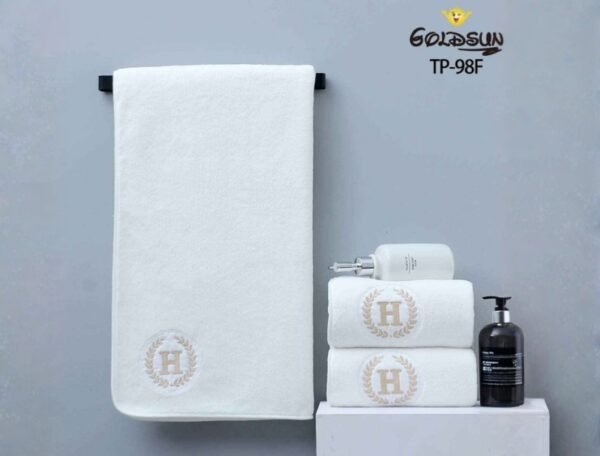 TOALLA DE MICROFIBRA BLANCA HOTELERA 70 X 140 CM. (FARDOX180UND)