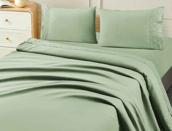 SET DE SÁBANAS 4PCS COLOR ENTERO CON BORDADO INGLÉS PREMIUM (FARDOX24UND)