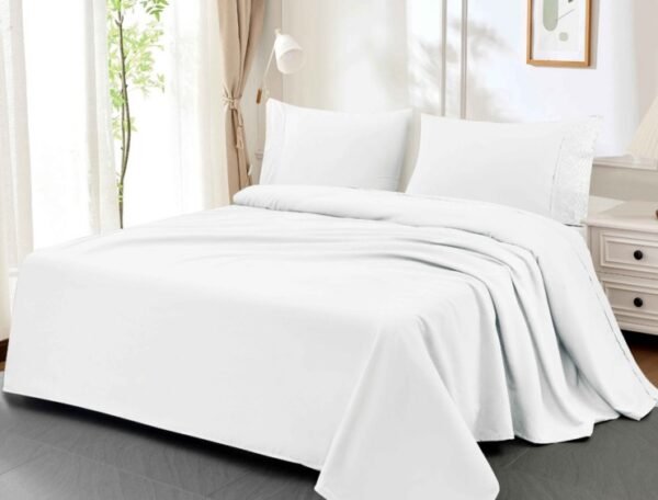 SET DE SÁBANAS 4 PCS COLOR ENTERO CON BORDADO INGLÉS (CAJAX48UND)