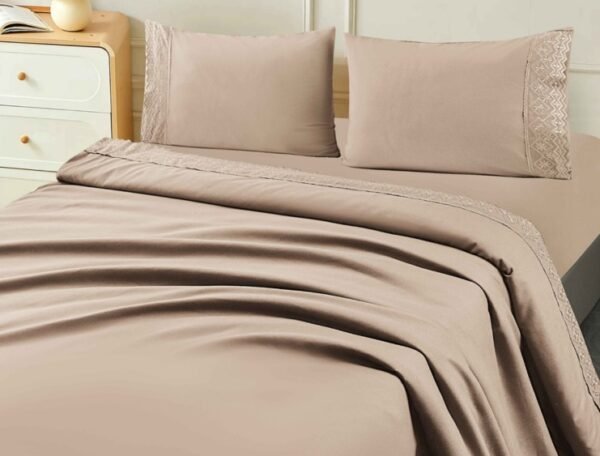 SET DE SÁBANAS 4PCS COLOR ENTERO CON BORDADO INGLÉS PREMIUM (FARDOX24UND)