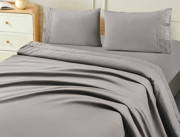 SET DE SÁBANAS 4PCS COLOR ENTERO CON BORDADO INGLÉS PREMIUM (FARDOX24UND)