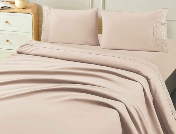 SET DE SÁBANAS 4PCS COLOR ENTERO CON BORDADO INGLÉS PREMIUM (FARDOX24UND)